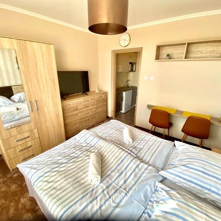 Aqua Blue Apartmanok - Siófok Esterno foto