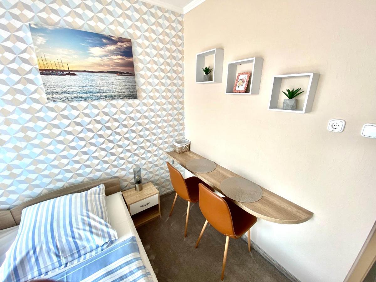 Aqua Blue Apartmanok - Siófok Esterno foto