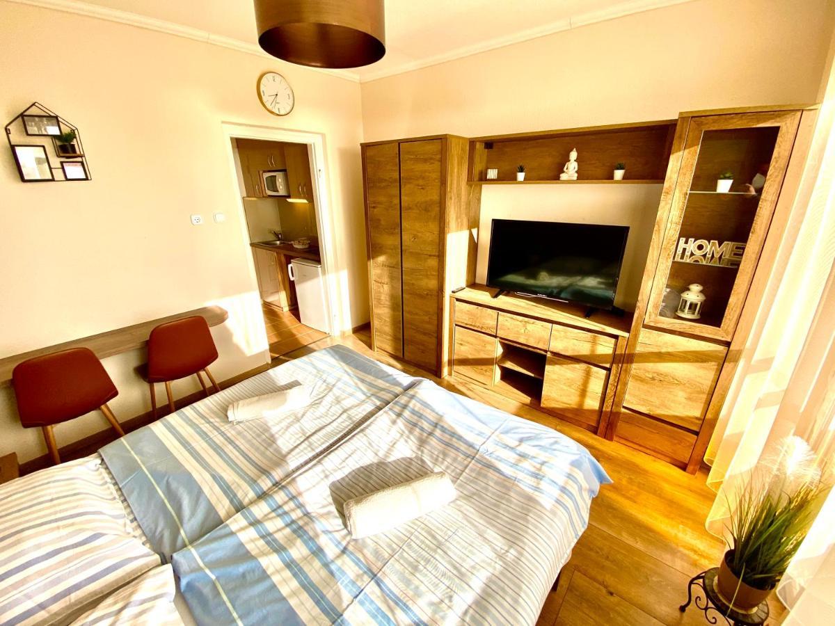 Aqua Blue Apartmanok - Siófok Esterno foto