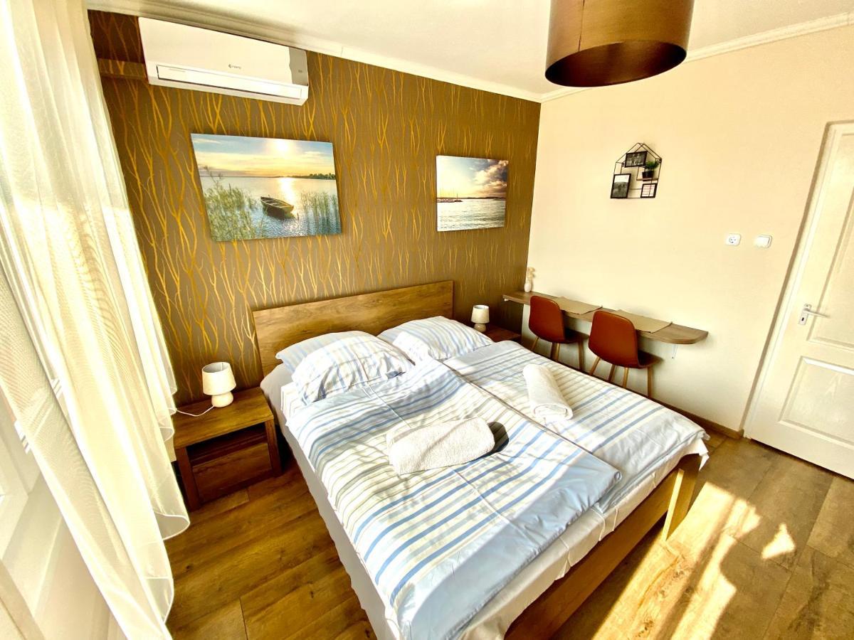 Aqua Blue Apartmanok - Siófok Esterno foto