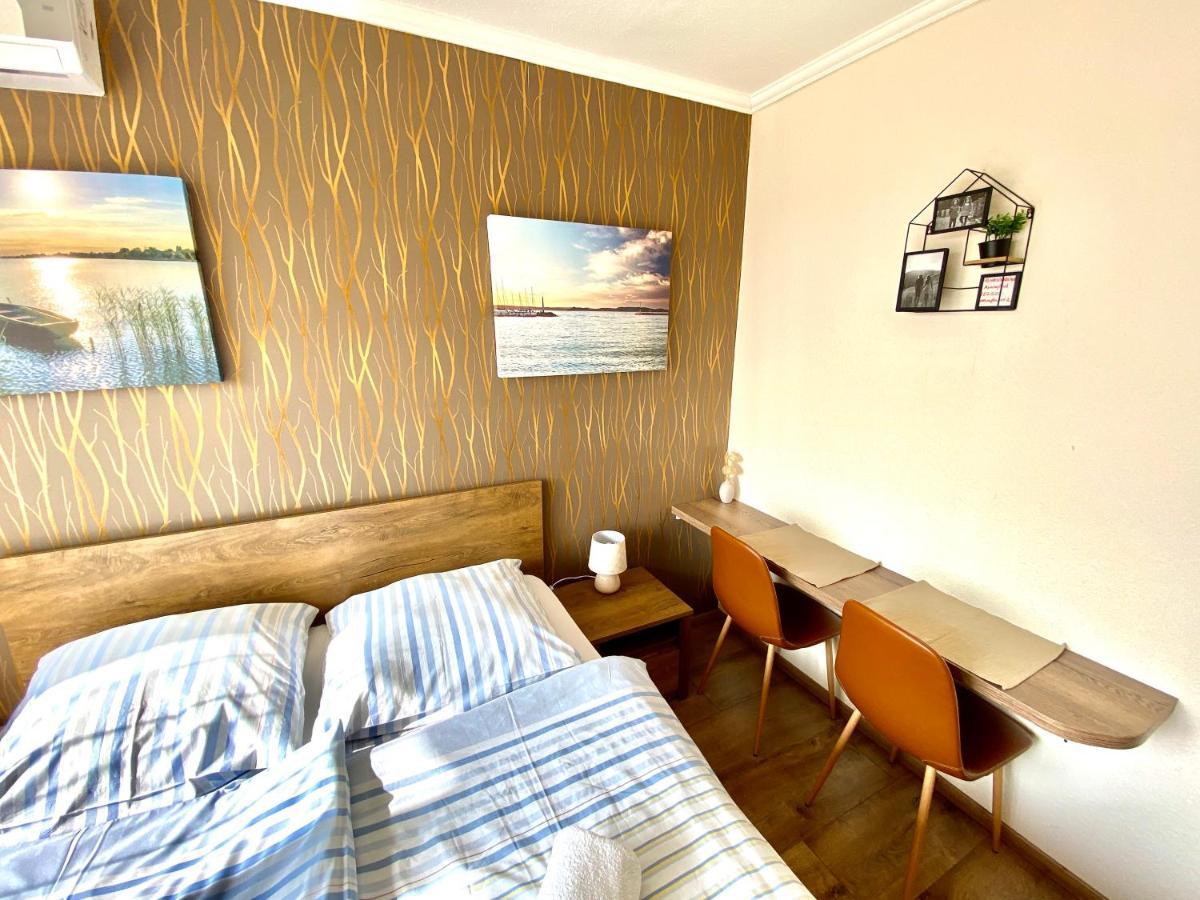 Aqua Blue Apartmanok - Siófok Esterno foto