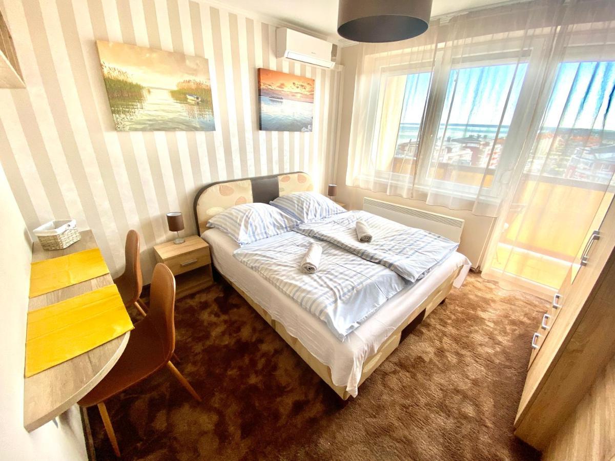 Aqua Blue Apartmanok - Siófok Esterno foto