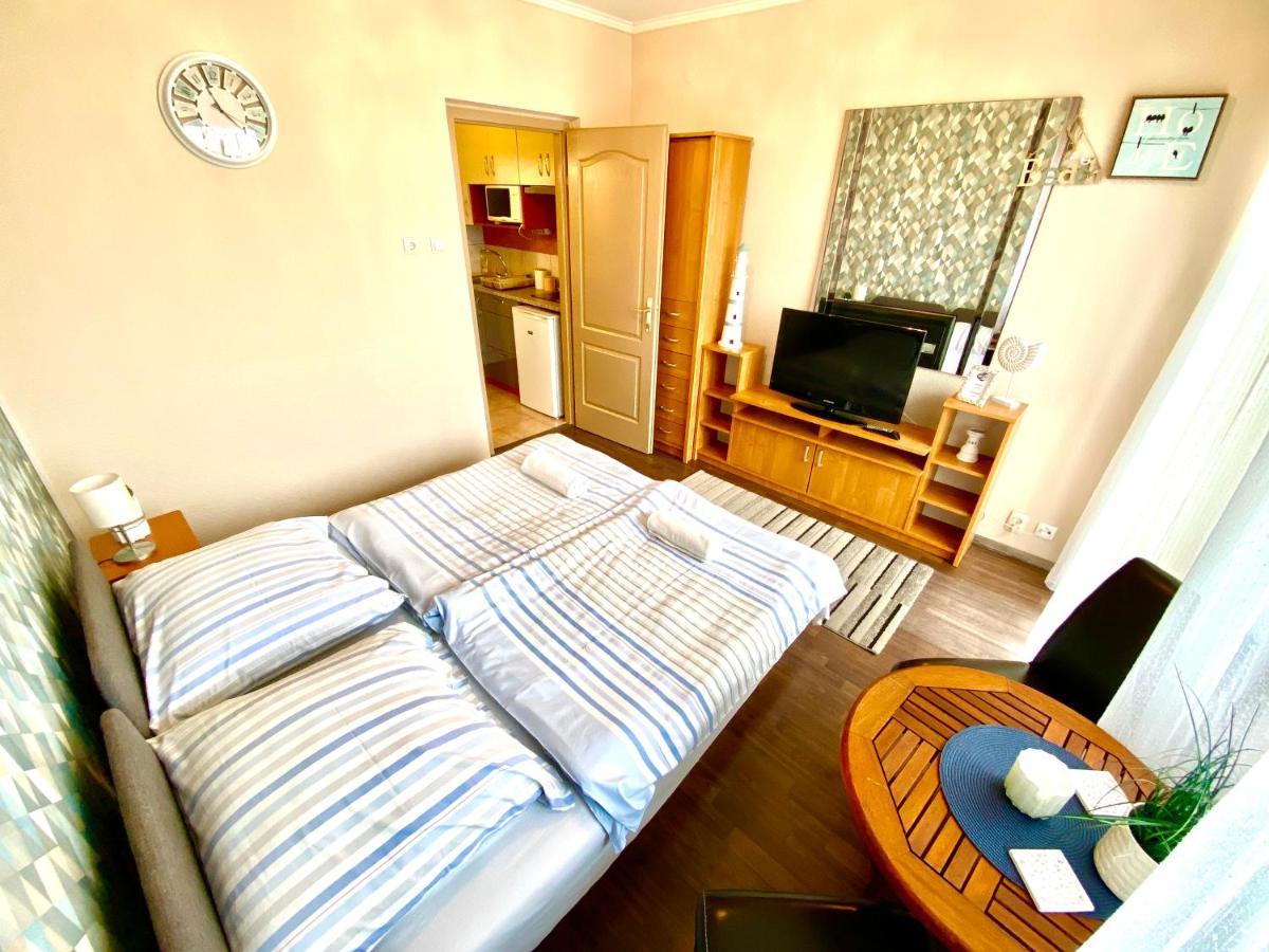 Aqua Blue Apartmanok - Siófok Esterno foto