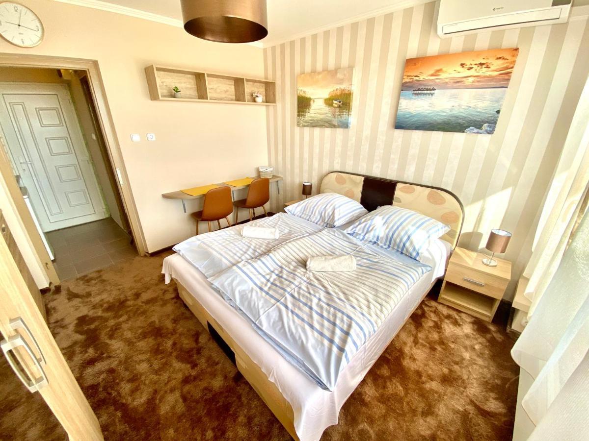 Aqua Blue Apartmanok - Siófok Esterno foto